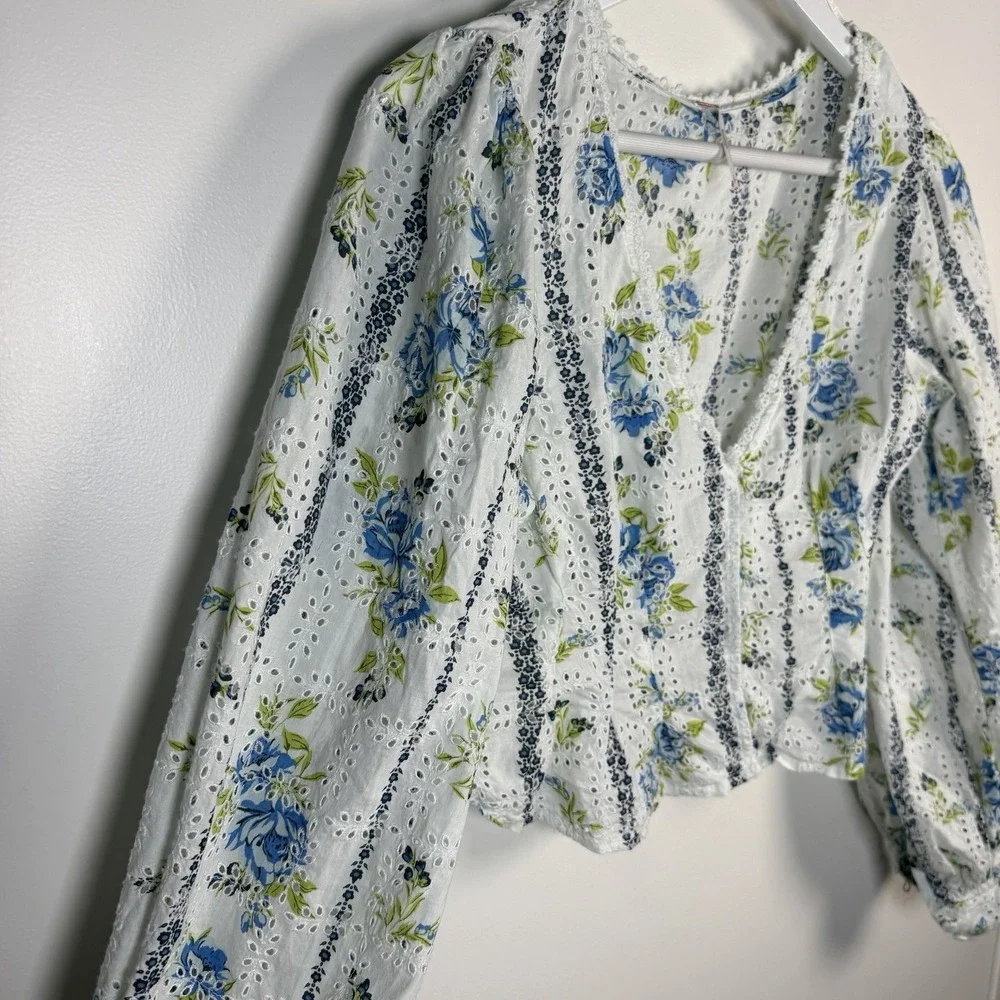 Free People Floral Printed Blossom Eyelet Blouse‎ Smocked White Combo Sz Small